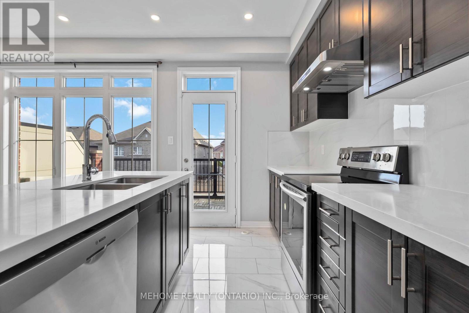 229 Dundas Way, Markham, Ontario  L6E 0S8 - Photo 9 - N12731402