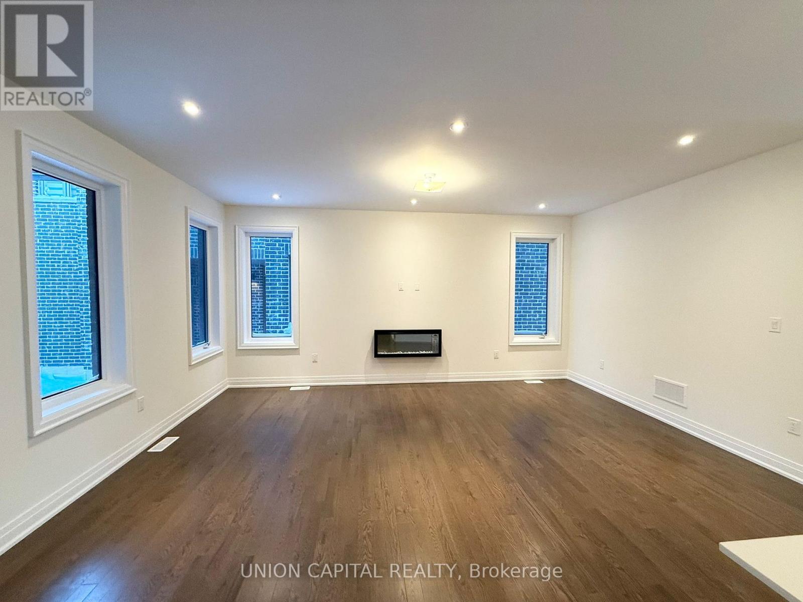 40 Mindanao Avenue, Markham, Ontario  L6C 3T5 - Photo 10 - N12731404