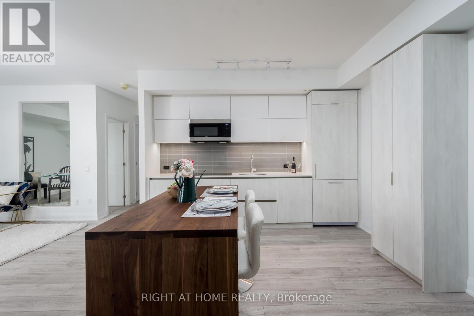 1201 - 21 Park Street E, Mississauga, Ontario  L5G 1L7 - Photo 11 - W12731400