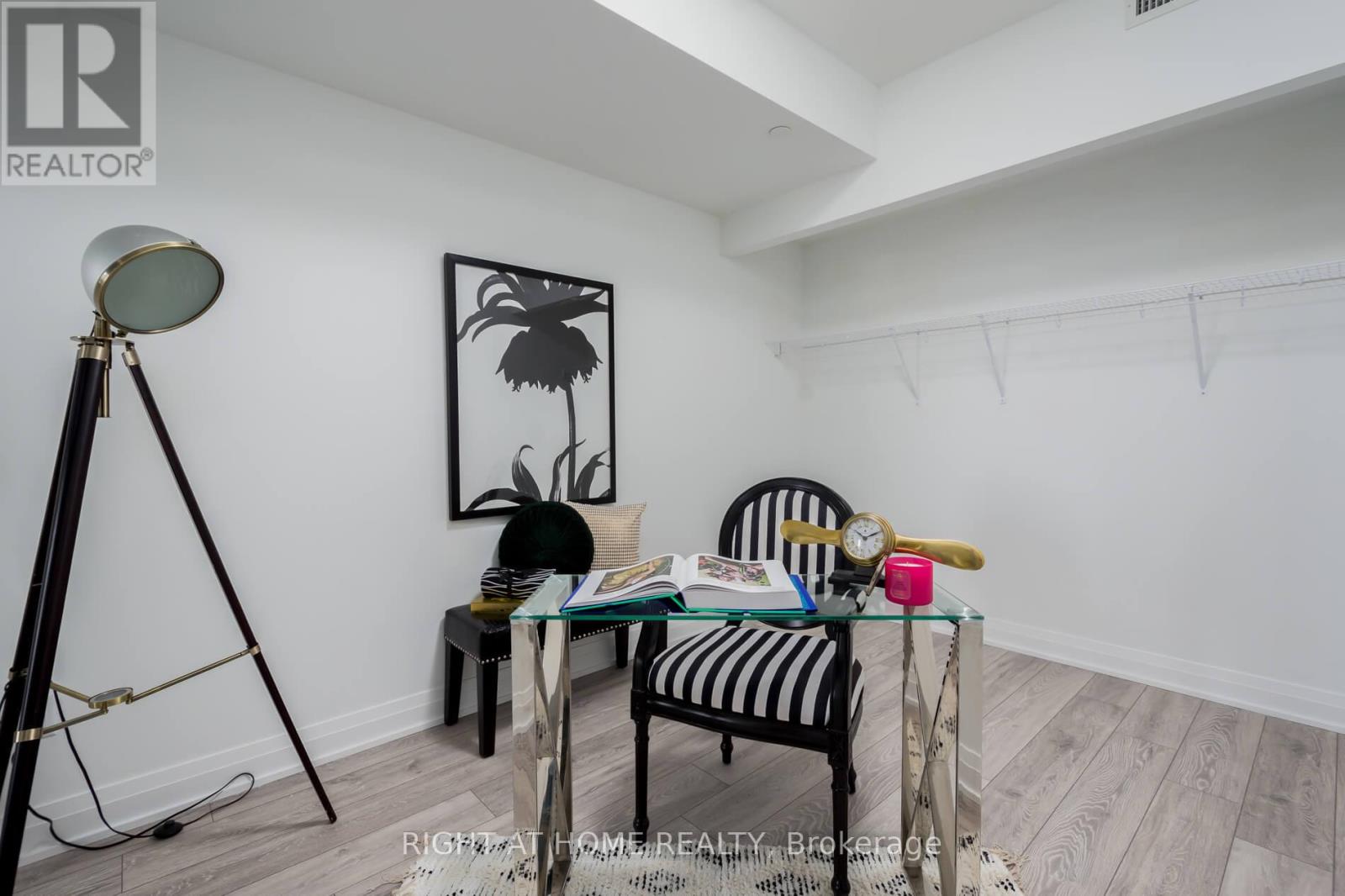 1201 - 21 Park Street E, Mississauga, Ontario  L5G 1L7 - Photo 18 - W12731400