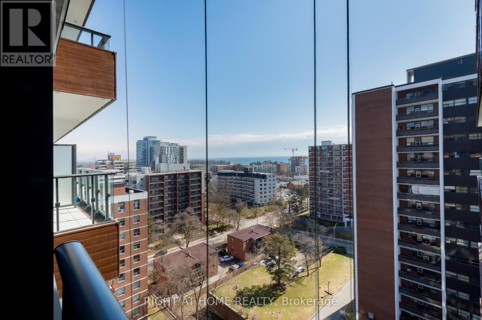 1201 - 21 Park Street E, Mississauga, Ontario  L5G 1L7 - Photo 26 - W12731400