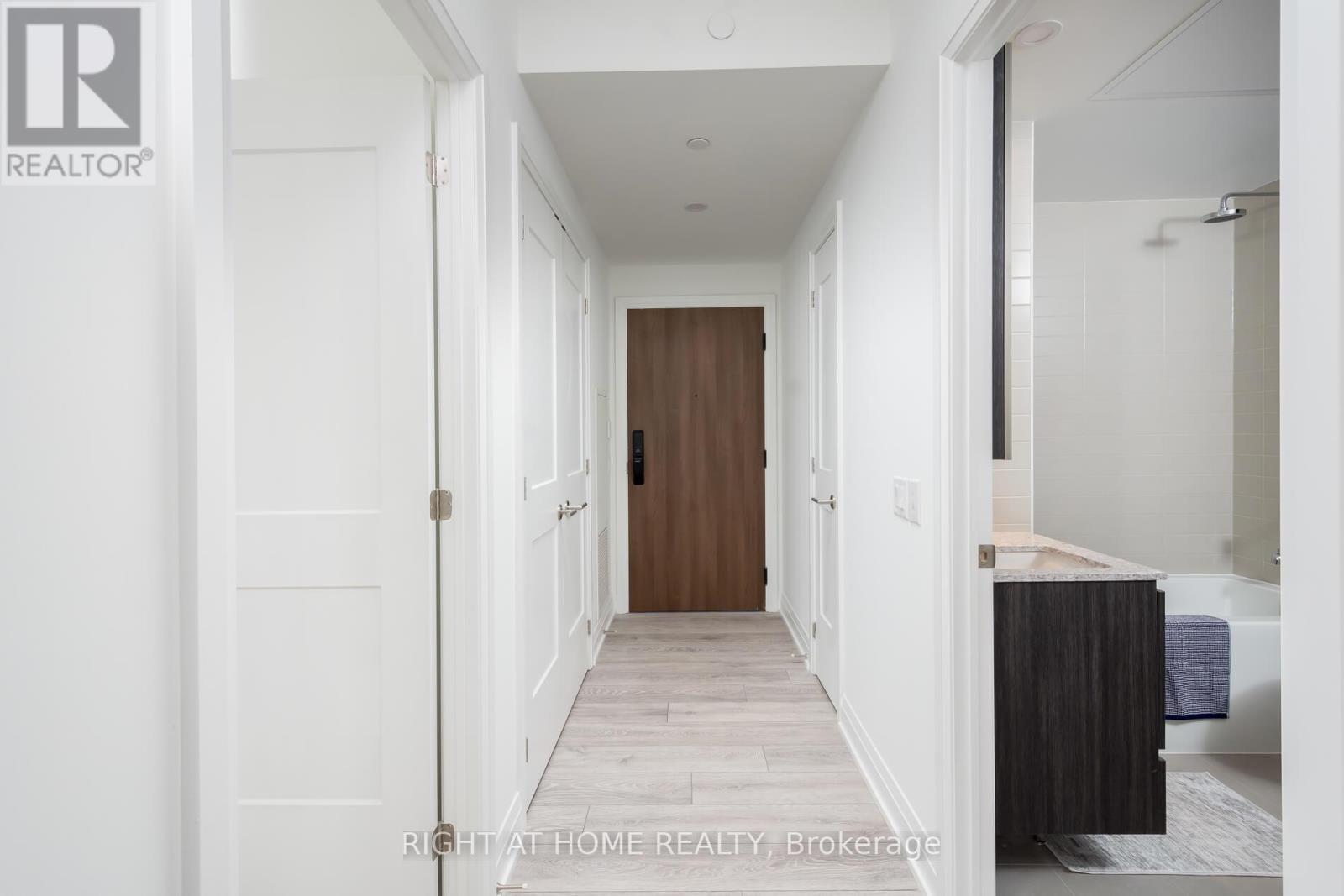 1201 - 21 Park Street E, Mississauga, Ontario  L5G 1L7 - Photo 3 - W12731400