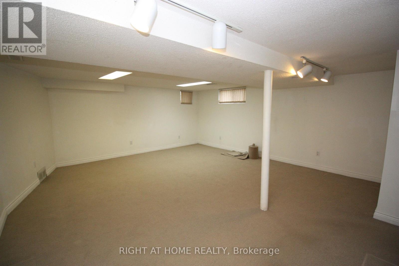 123 Ashbourne Drive, Toronto, Ontario  M9B 4H9 - Photo 14 - W12731426