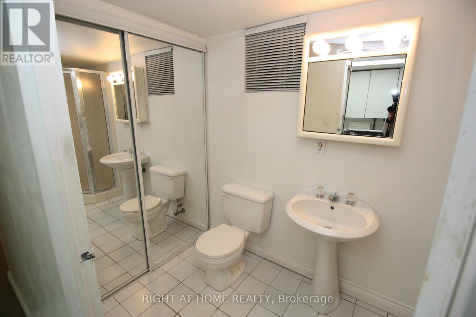 123 Ashbourne Drive, Toronto, Ontario  M9B 4H9 - Photo 16 - W12731426