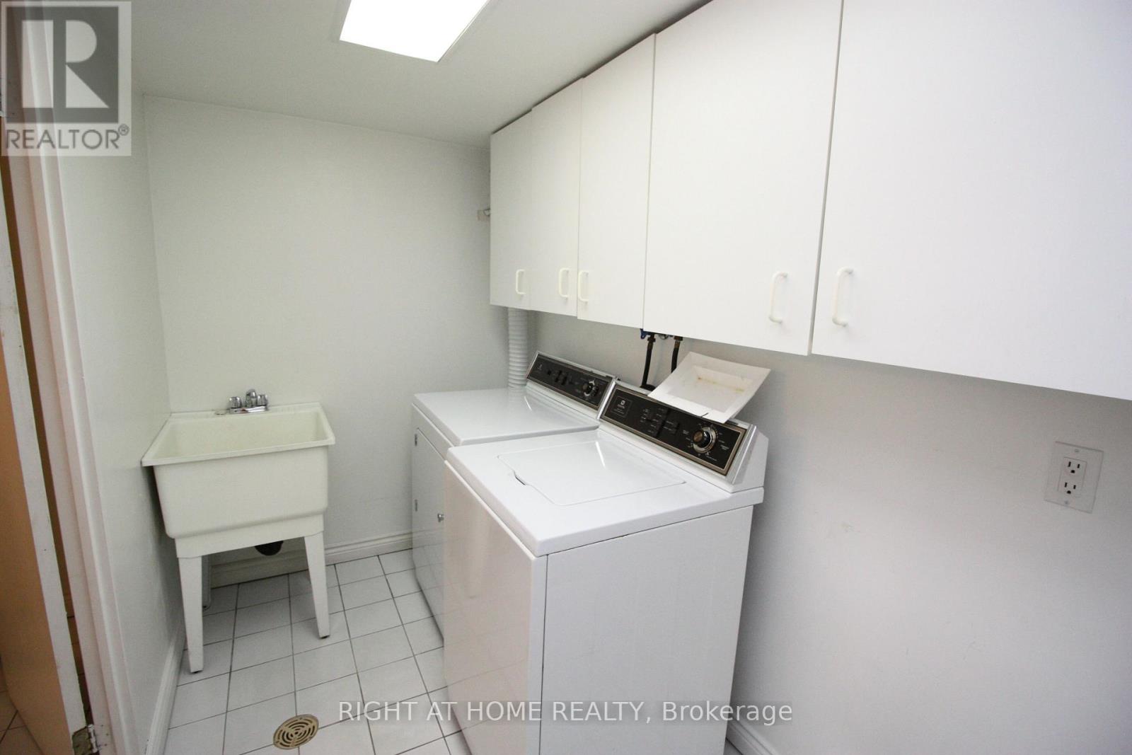 123 Ashbourne Drive, Toronto, Ontario  M9B 4H9 - Photo 18 - W12731426