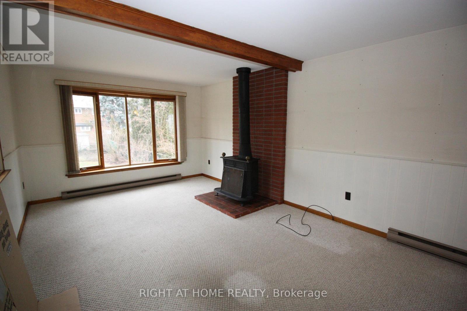 123 Ashbourne Drive, Toronto, Ontario  M9B 4H9 - Photo 9 - W12731426