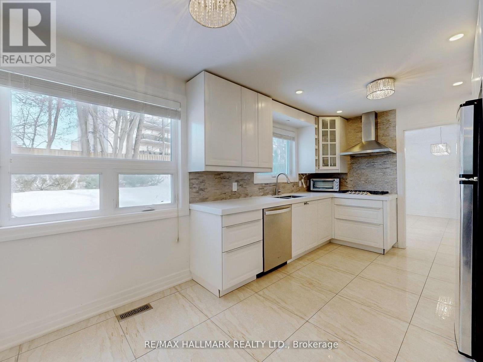 235 Old Yonge Street, Toronto, Ontario  M2P 1R5 - Photo 10 - C12731472