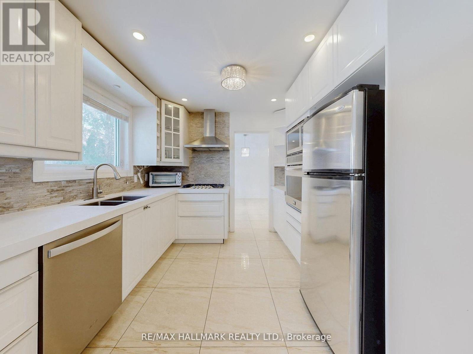 235 Old Yonge Street, Toronto, Ontario  M2P 1R5 - Photo 11 - C12731472