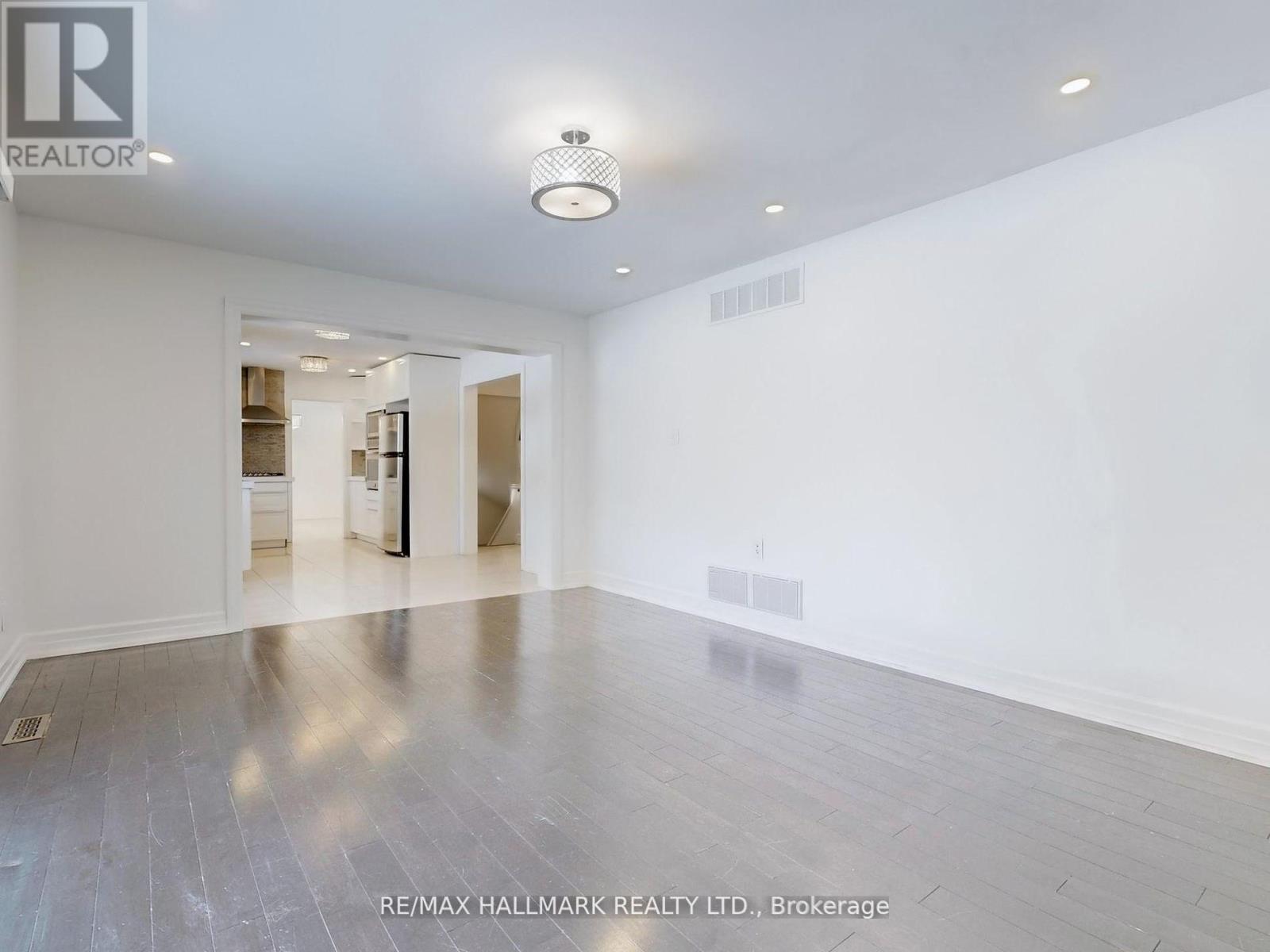 235 Old Yonge Street, Toronto, Ontario  M2P 1R5 - Photo 16 - C12731472