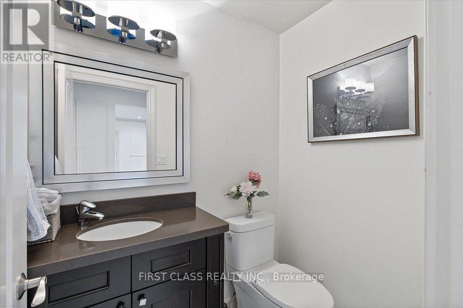 19 Ferdinand Avenue, Vaughan, Ontario  L6A 2Z3 - Photo 12 - N12731474