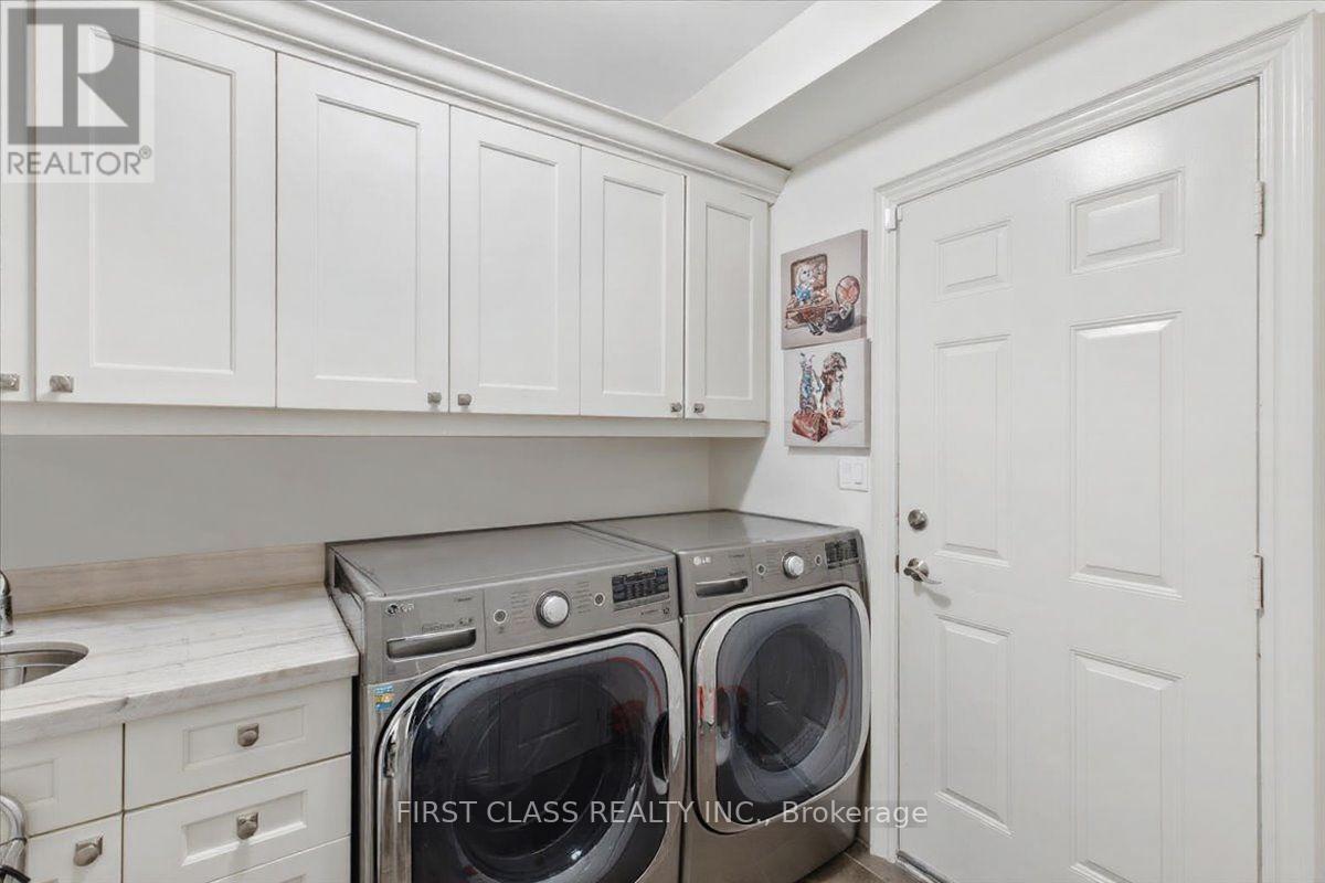 19 Ferdinand Avenue, Vaughan, Ontario  L6A 2Z3 - Photo 13 - N12731474