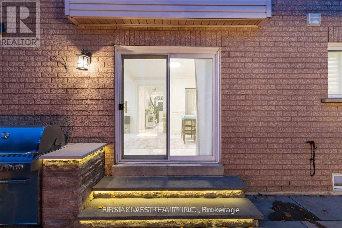 19 Ferdinand Avenue, Vaughan, Ontario  L6A 2Z3 - Photo 29 - N12731474