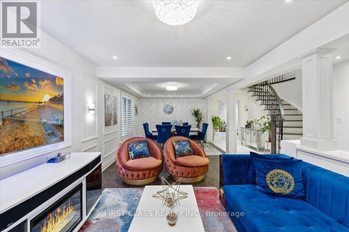 19 Ferdinand Avenue, Vaughan, Ontario  L6A 2Z3 - Photo 6 - N12731474