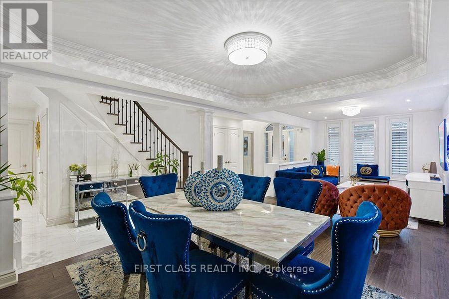 19 Ferdinand Avenue, Vaughan, Ontario  L6A 2Z3 - Photo 7 - N12731474