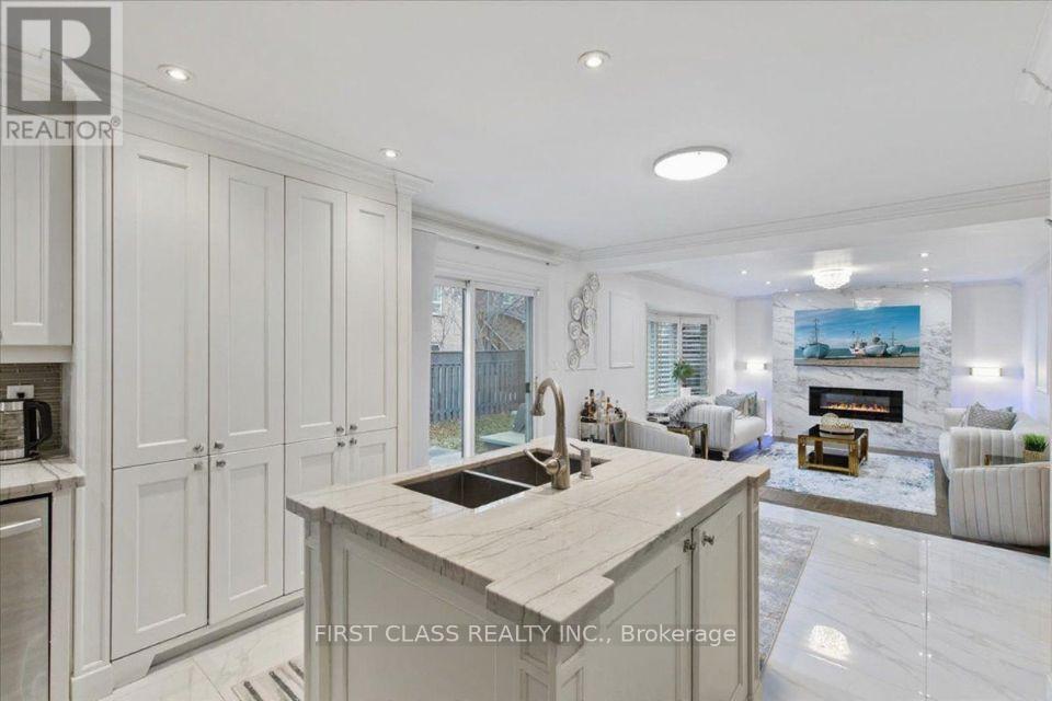 19 Ferdinand Avenue, Vaughan, Ontario  L6A 2Z3 - Photo 9 - N12731474