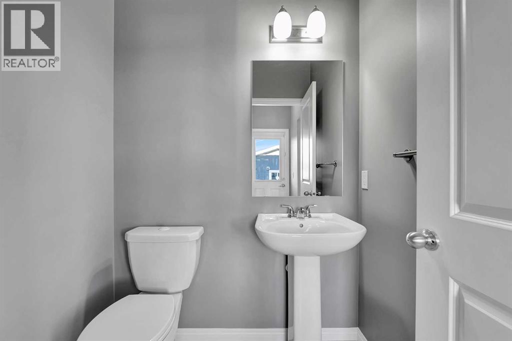 166 Marquis Heights Se, Calgary, Alberta  T3M 2A8 - Photo 18 - A2279389