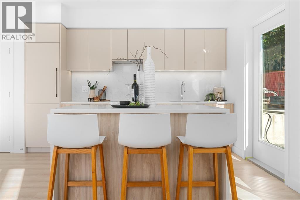 111 7161 17TH AVENUE, Burnaby, British Columbia