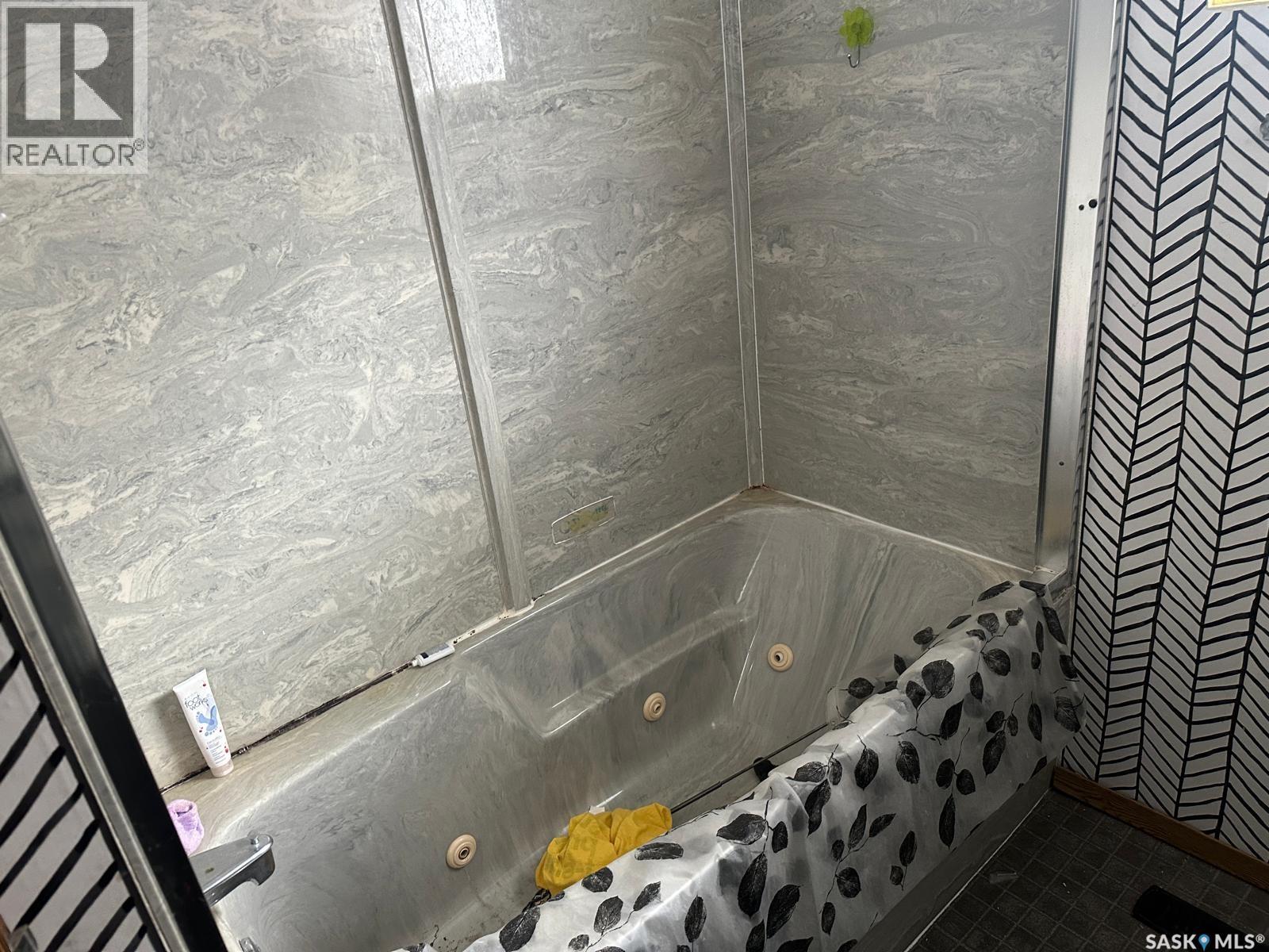 2621 Steuart Avenue, Prince Albert, Saskatchewan  S6V 2V3 - Photo 8 - SK027456