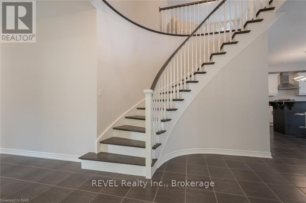 359 Silverwood Avenue, Welland, Ontario  L3C 0C6 - Photo 11 - X12731504