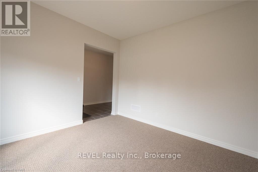 359 Silverwood Avenue, Welland, Ontario  L3C 0C6 - Photo 18 - X12731504