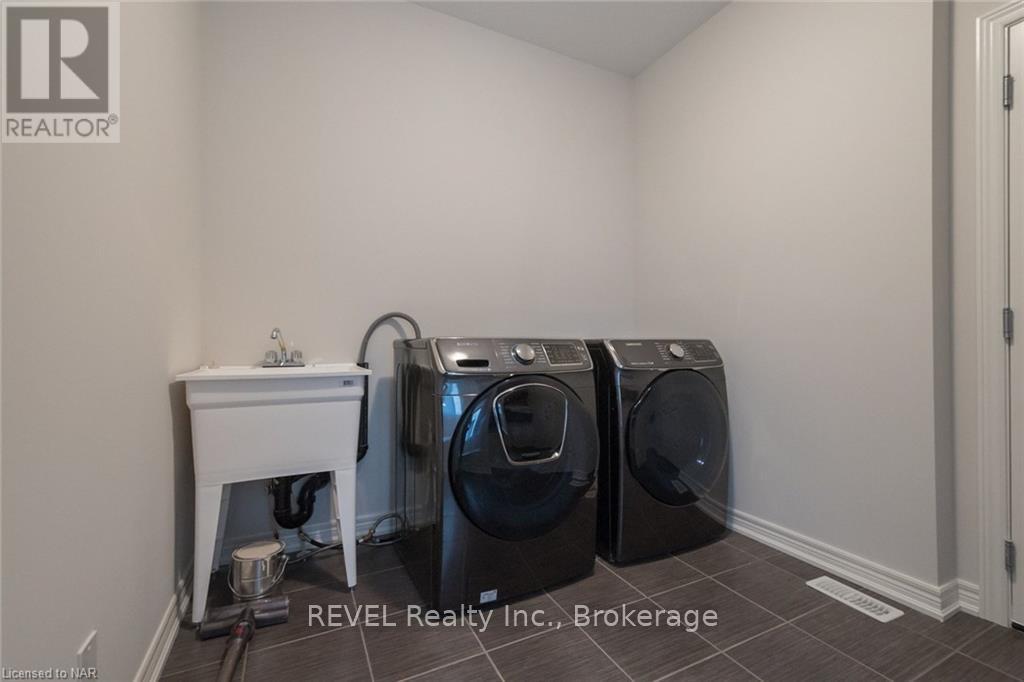 359 Silverwood Avenue, Welland, Ontario  L3C 0C6 - Photo 20 - X12731504