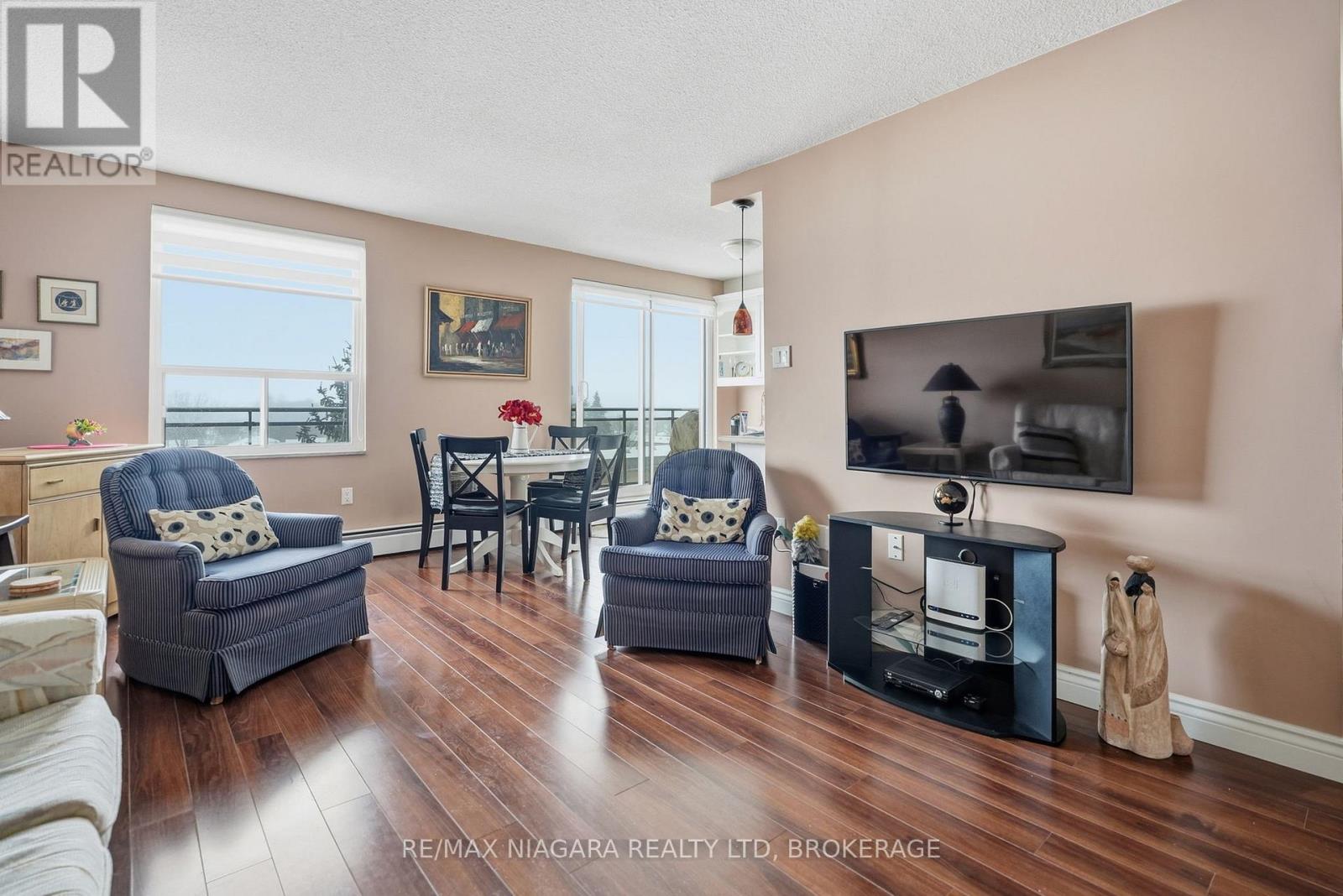 601 - 6390 Huggins Street, Niagara Falls (Stamford), Ontario  L2J 1H1 - Photo 7 - X12731554