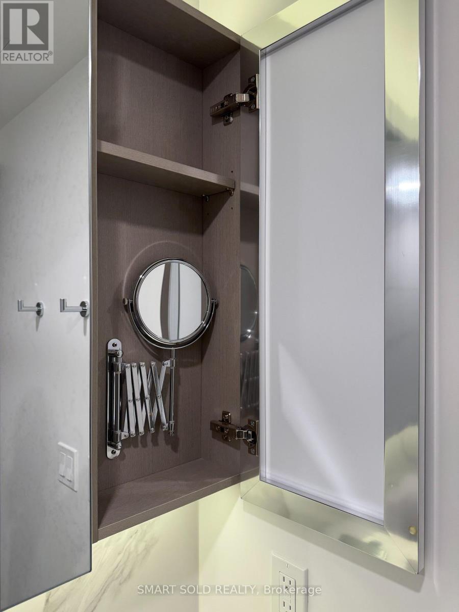 3202 - 3 Concord Cityplace Way, Toronto, Ontario  M5V 0X4 - Photo 11 - C12731484