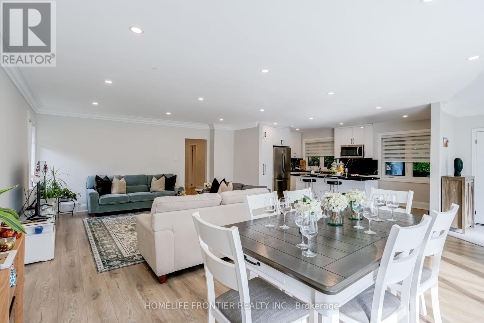 Upper - 208 Betty Ann Drive, Toronto, Ontario  M2R 1A7 - Photo 14 - C12731494