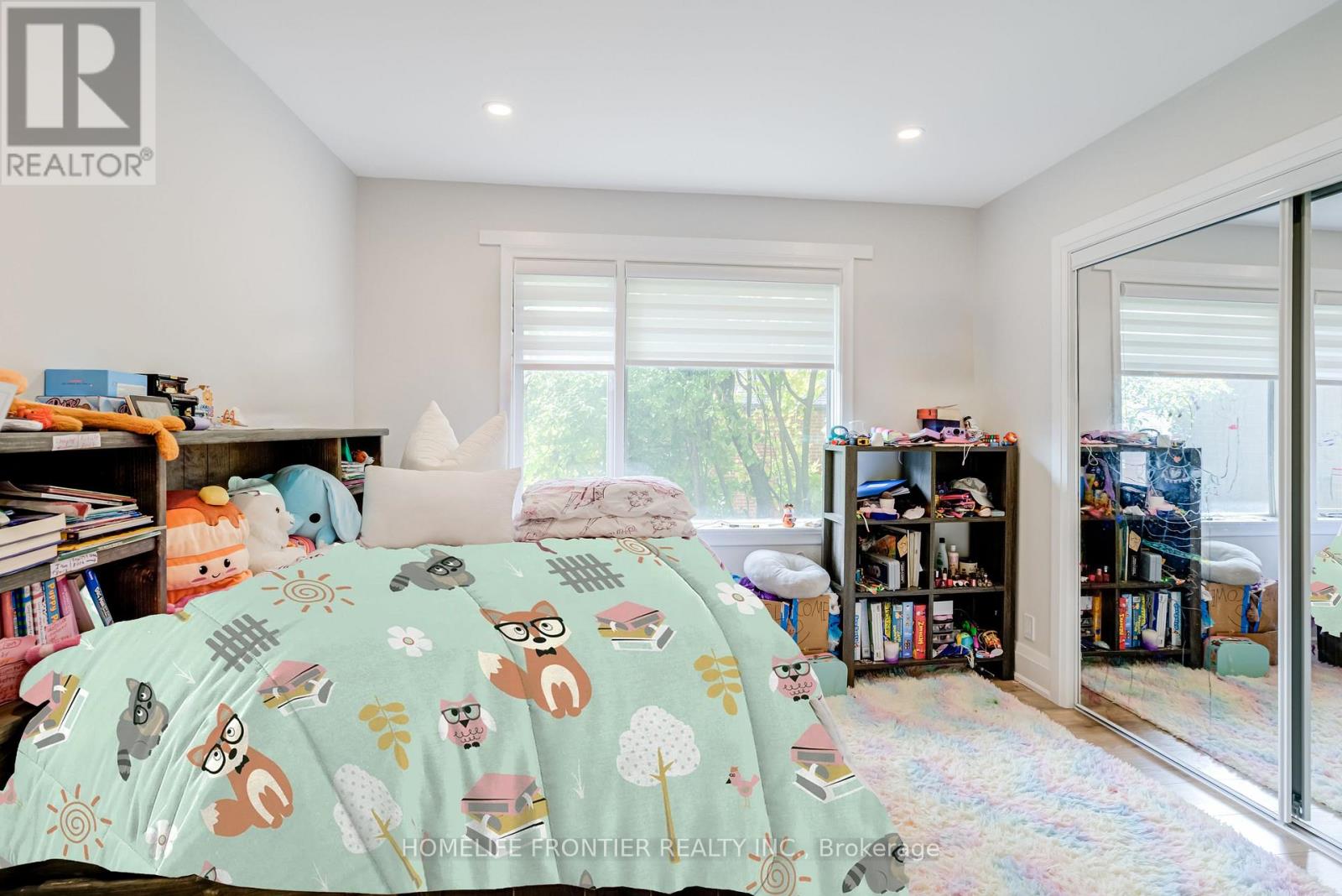 Upper - 208 Betty Ann Drive, Toronto, Ontario  M2R 1A7 - Photo 16 - C12731494