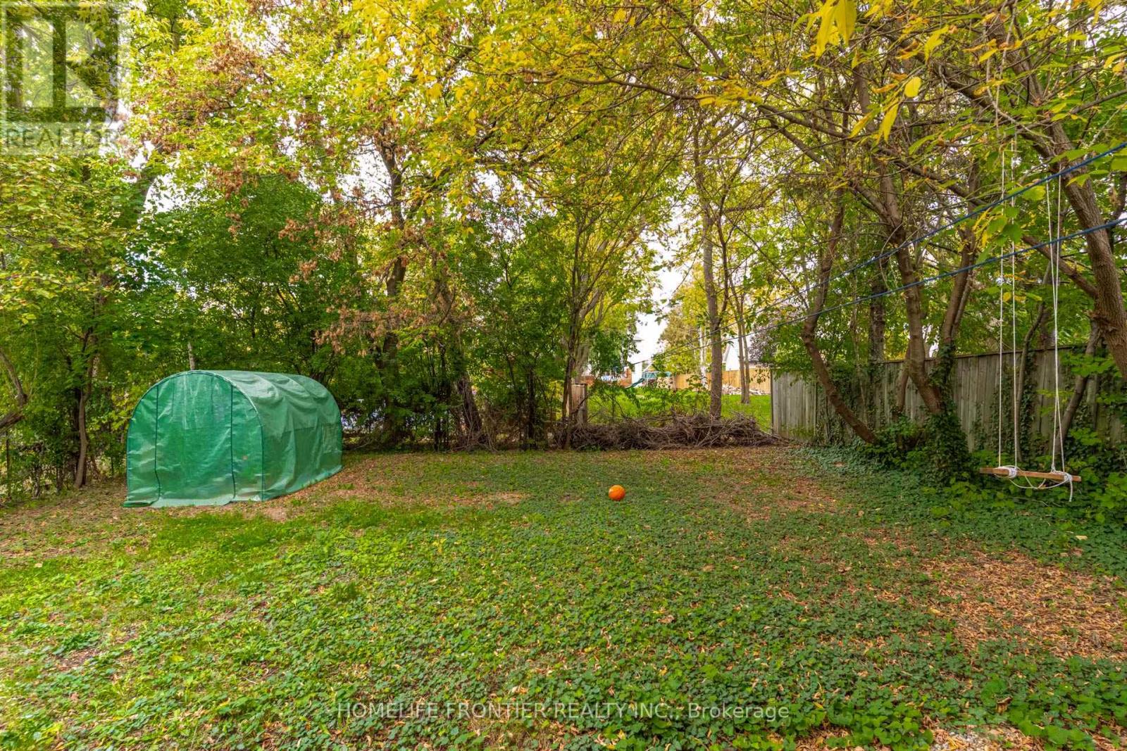 Upper - 208 Betty Ann Drive, Toronto, Ontario  M2R 1A7 - Photo 20 - C12731494