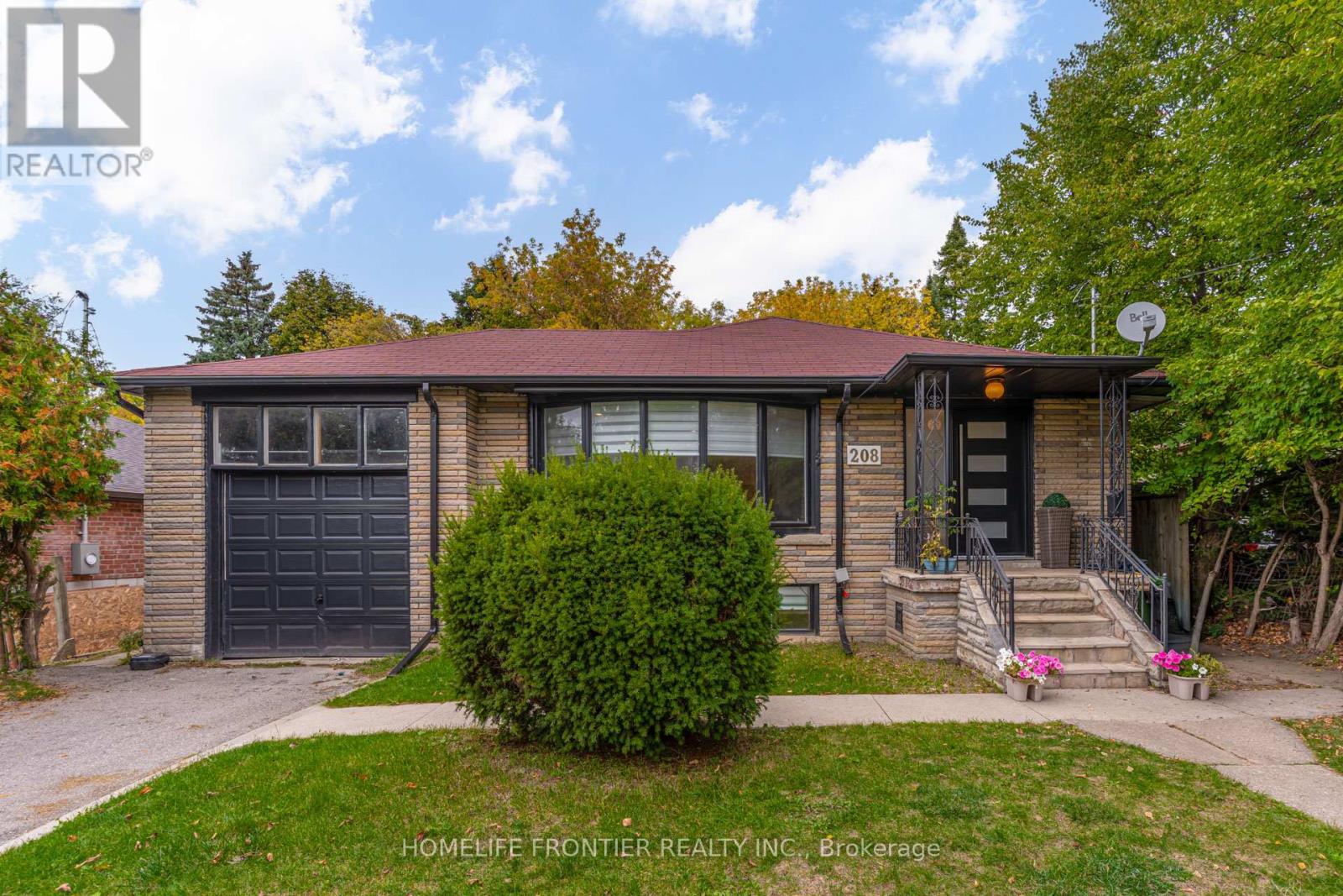 Upper - 208 Betty Ann Drive, Toronto, Ontario  M2R 1A7 - Photo 3 - C12731494
