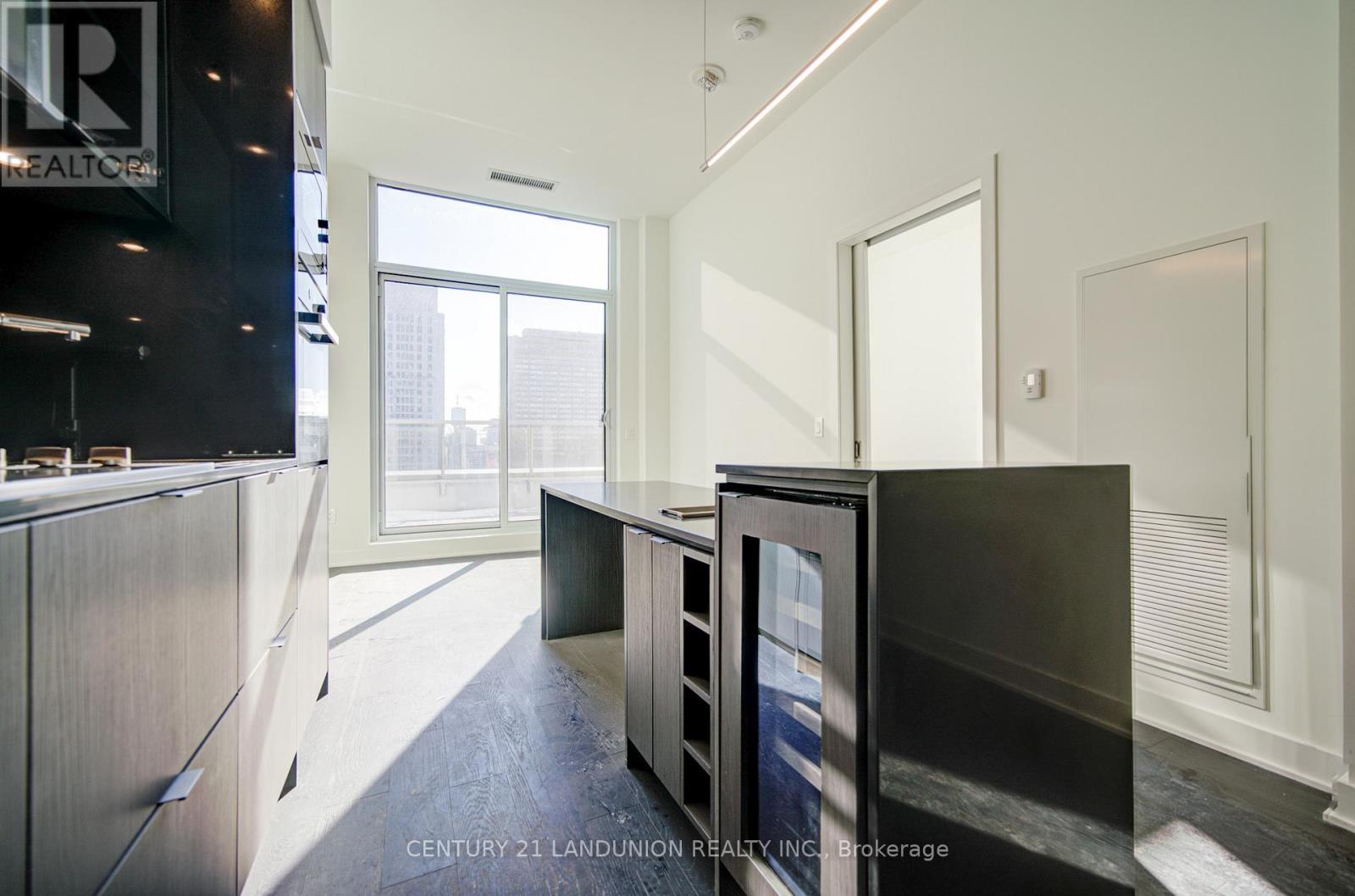 3007 - 11 Yorkville Avenue, Toronto, Ontario  M4W 0B7 - Photo 5 - C12731498