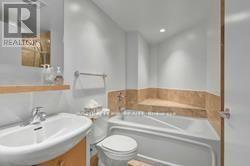 905 - 218 Queens Quay W, Toronto, Ontario  M5J 2Y6 - Photo 14 - C12731510
