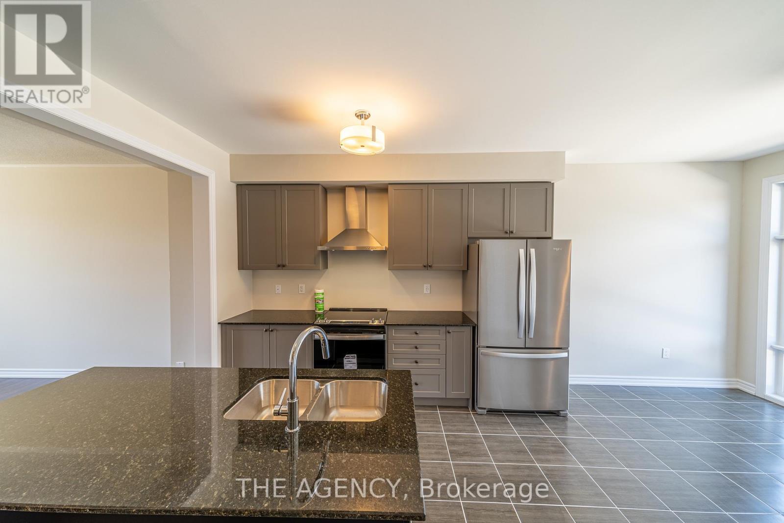 56 Douet Lane, Ajax, Ontario  L1Z 0V4 - Photo 4 - E12731488