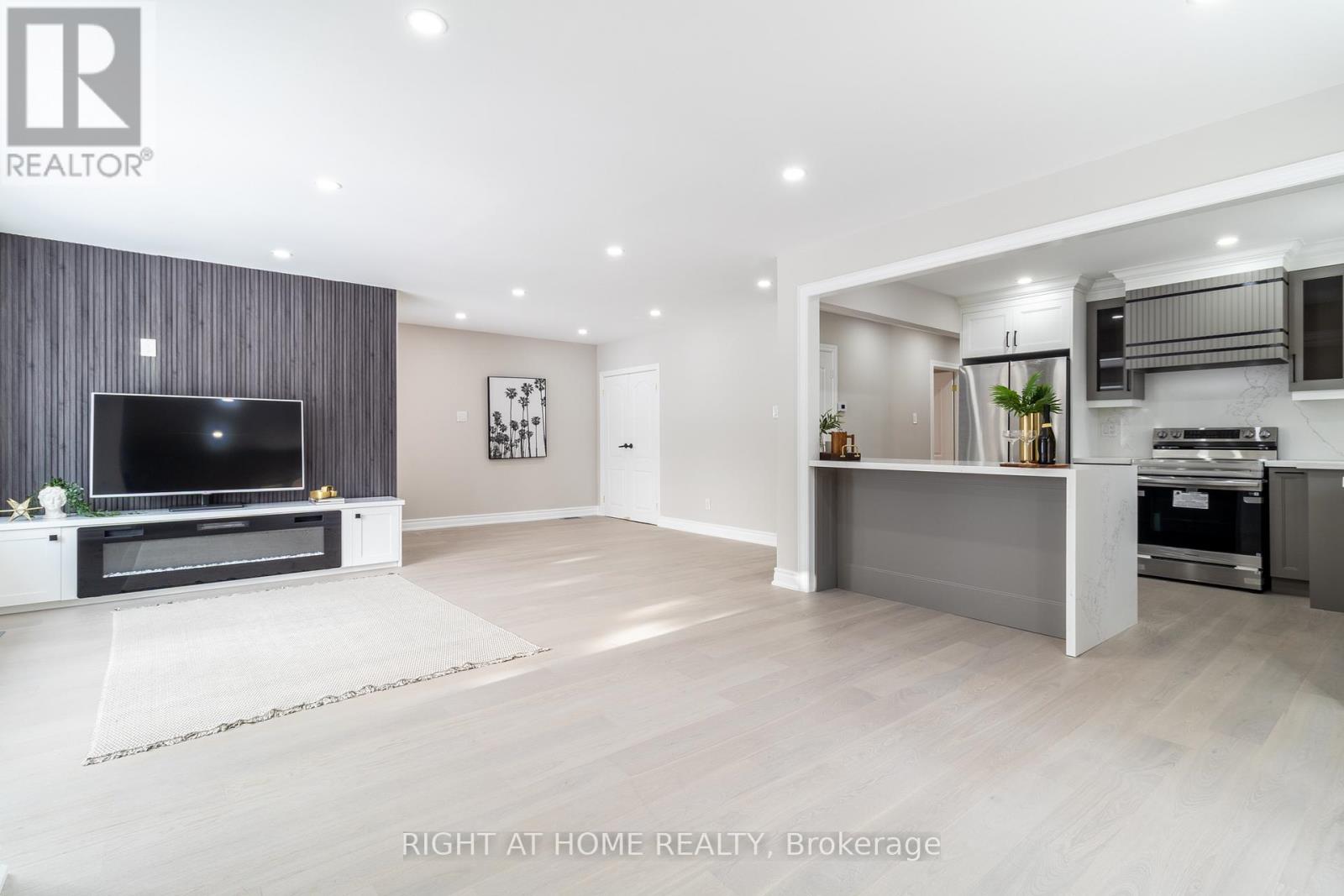 36 Belyea Crescent, Toronto, Ontario  M1J 1V7 - Photo 4 - E12731496