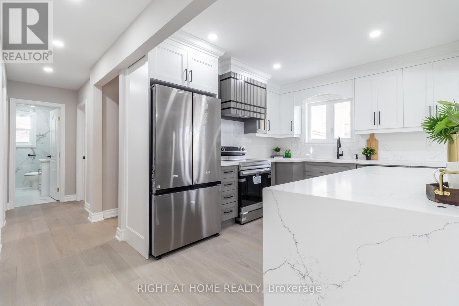 36 Belyea Crescent, Toronto, Ontario  M1J 1V7 - Photo 8 - E12731496