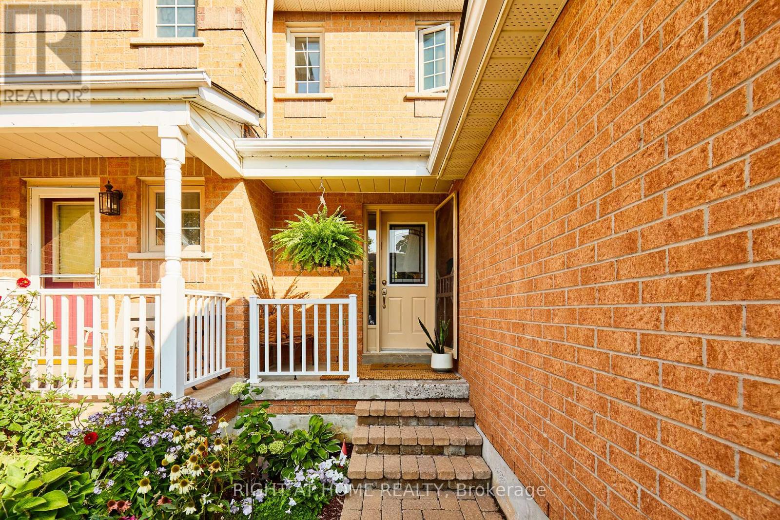 25 Macintyre Lane, Ajax, Ontario  L1T 3X4 - Photo 5 - E12731542