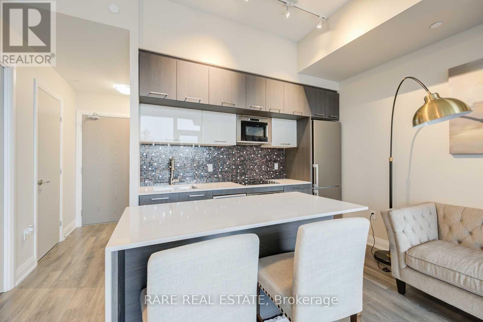 307 - 4800 Highway 7 Road, Vaughan, Ontario  L4L 1H8 - Photo 2 - N12731502