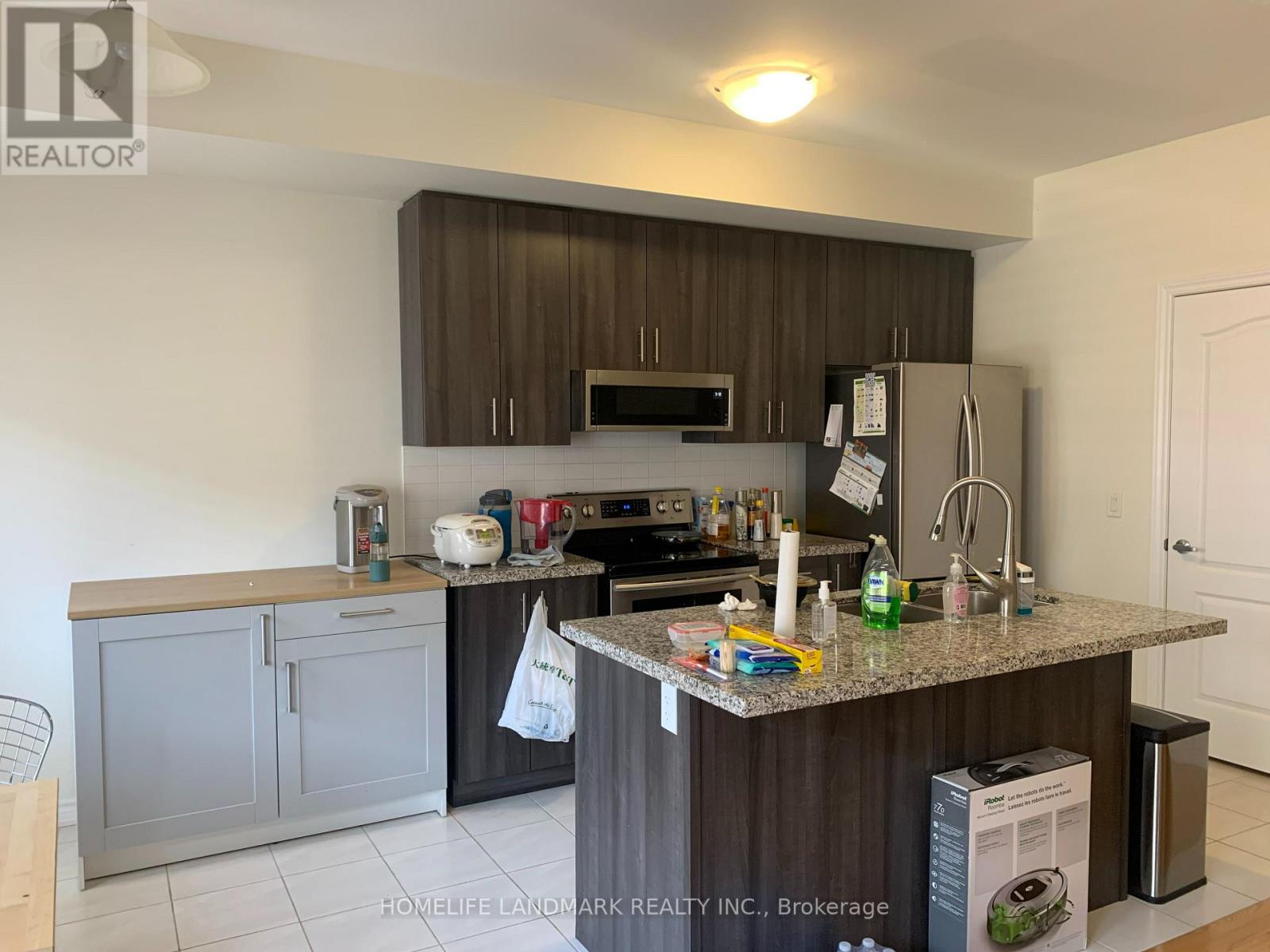 395 Athabasca Common, Oakville, Ontario  L6H 0R5 - Photo 4 - W12731492