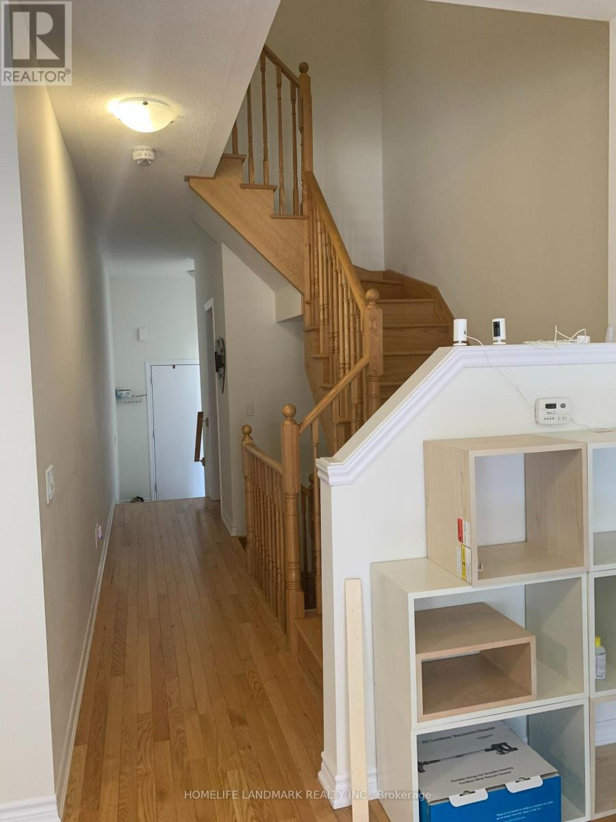 395 Athabasca Common, Oakville, Ontario  L6H 0R5 - Photo 6 - W12731492