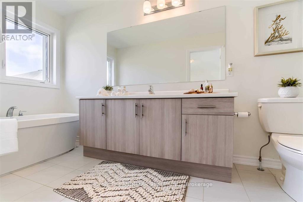 395 Athabasca Common, Oakville, Ontario  L6H 0R5 - Photo 8 - W12731492