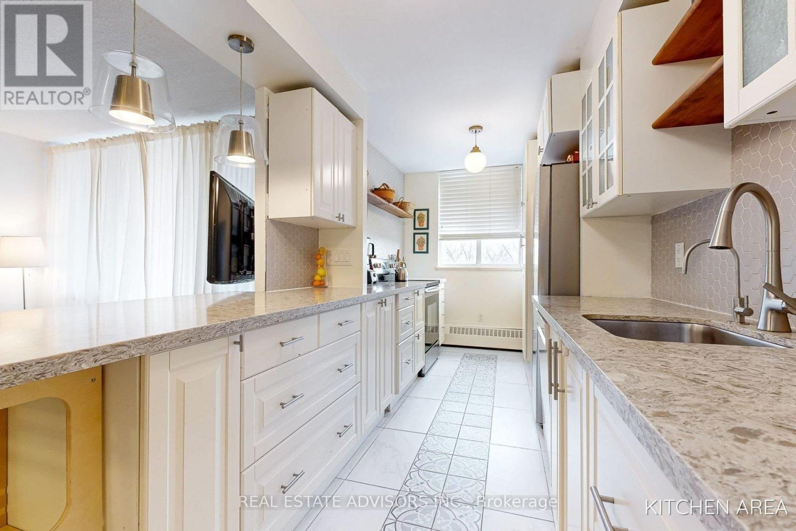 524 - 1625 Bloor Street, Mississauga, Ontario  L4X 1S3 - Photo 1 - W12731506