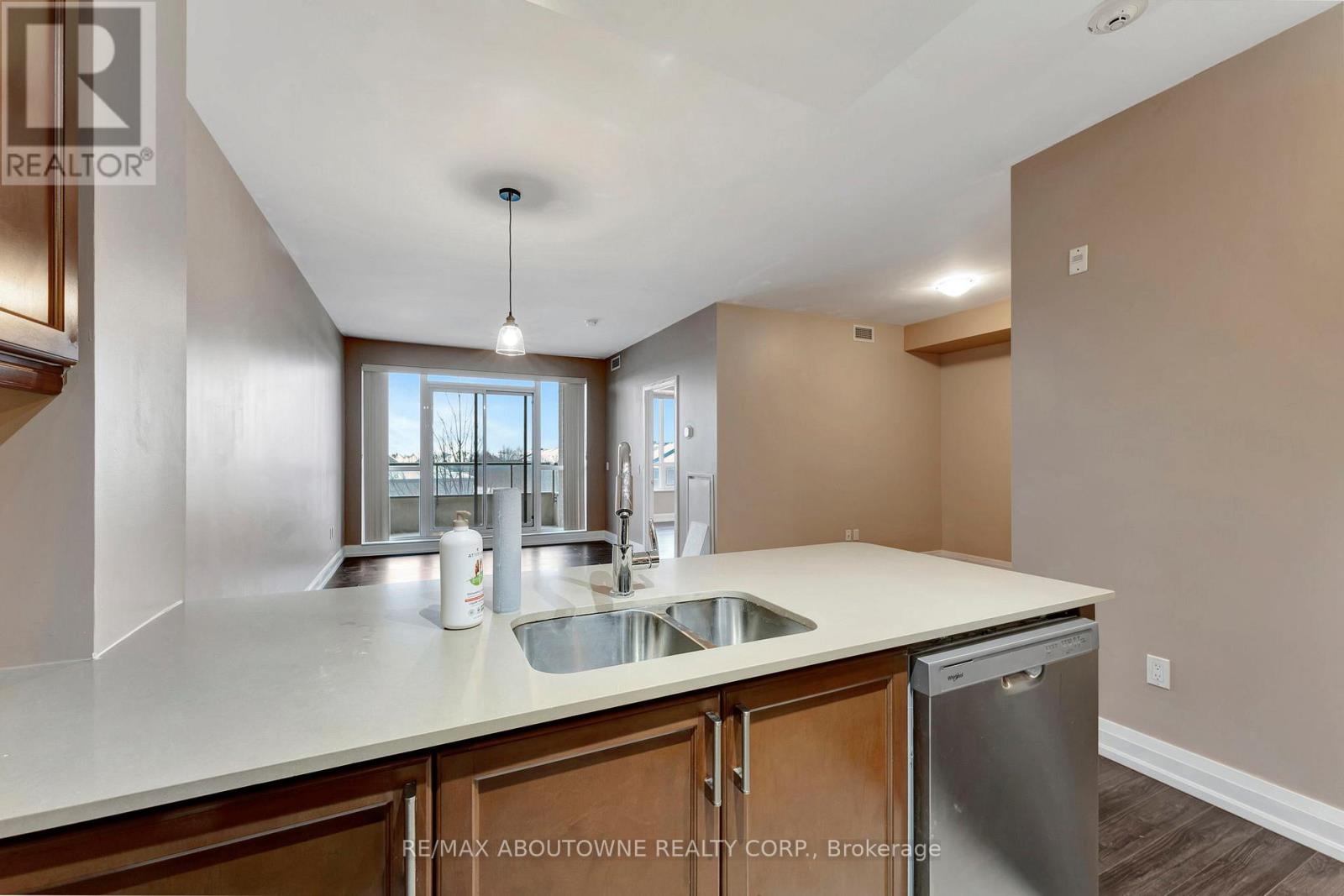 306 - 2470 Prince Michael Drive, Oakville, Ontario  L6H 0G9 - Photo 10 - W12731522