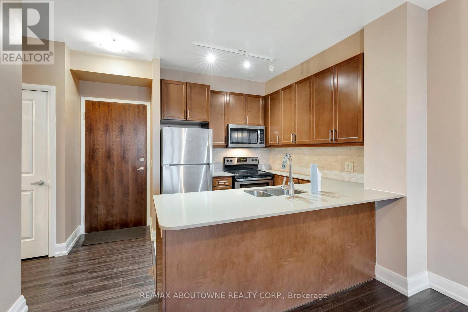 306 - 2470 Prince Michael Drive, Oakville, Ontario  L6H 0G9 - Photo 11 - W12731522