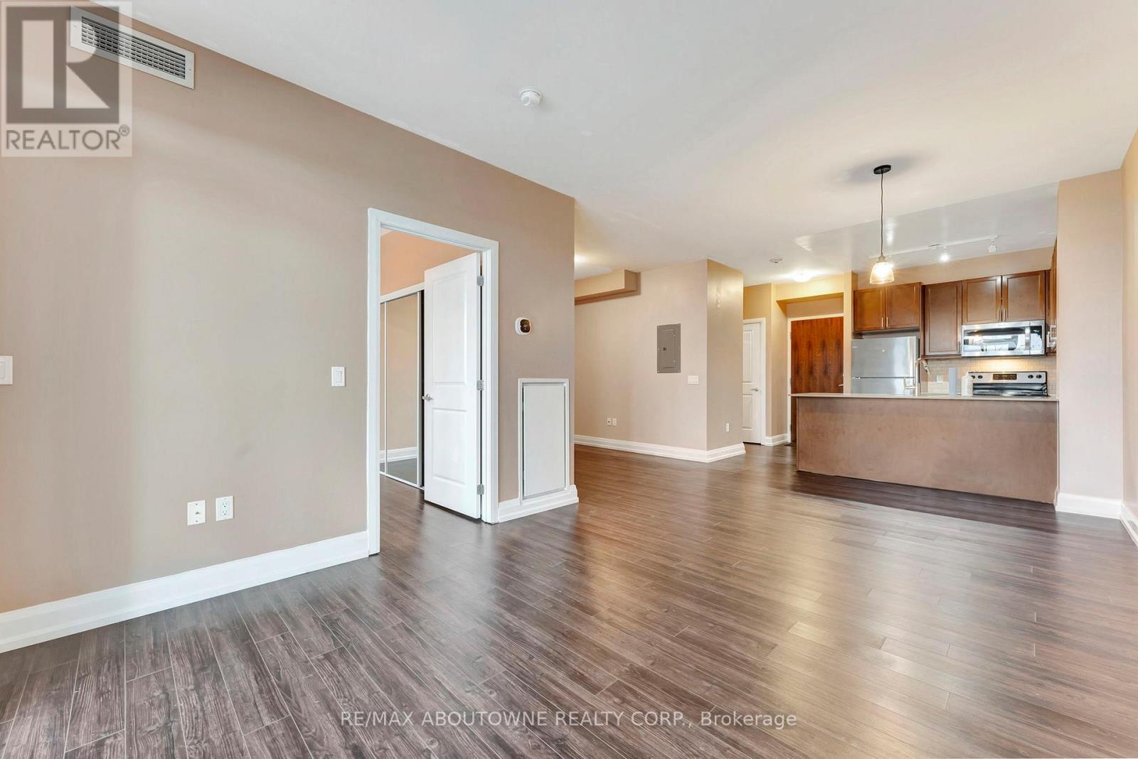 306 - 2470 Prince Michael Drive, Oakville, Ontario  L6H 0G9 - Photo 18 - W12731522