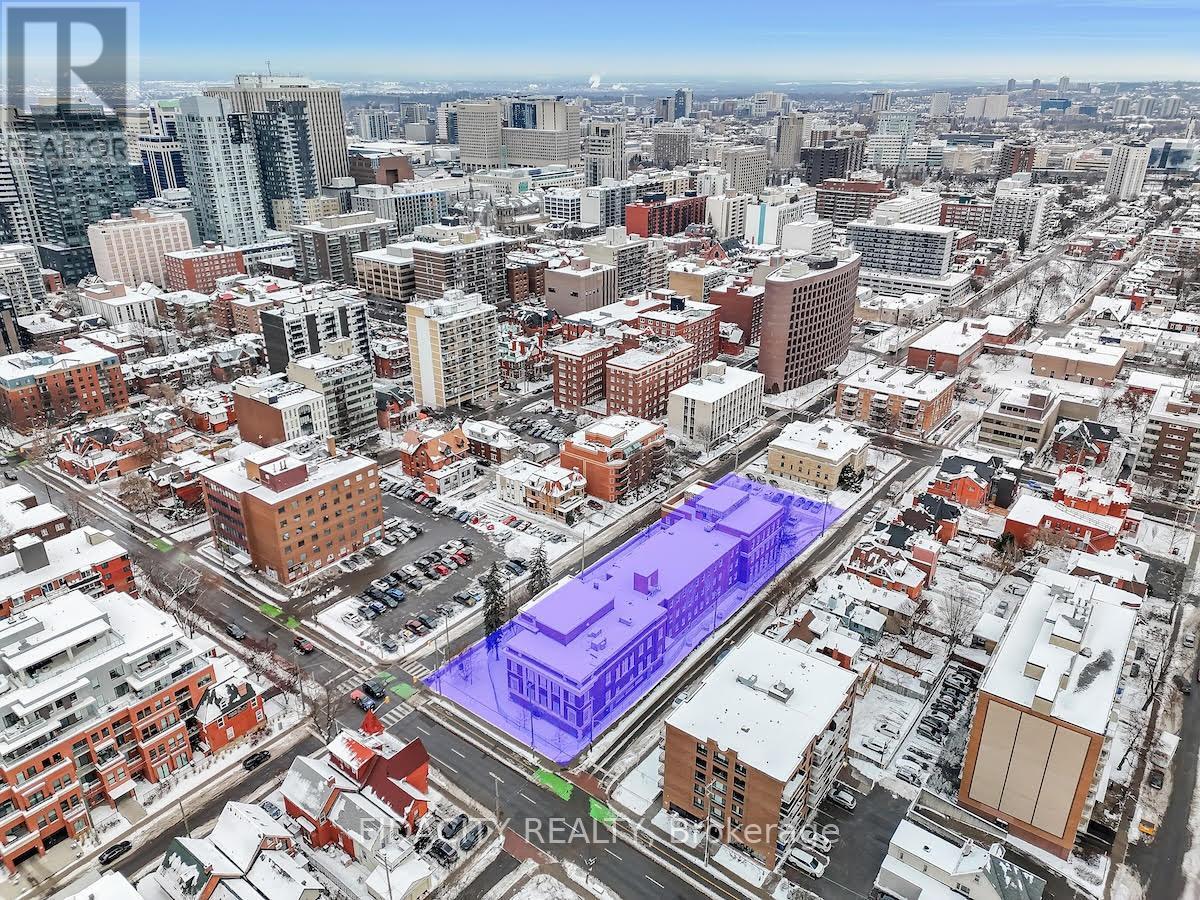 330 Gilmour Street, Ottawa, Ontario  K2P 2P6 - Photo 2 - X12731588