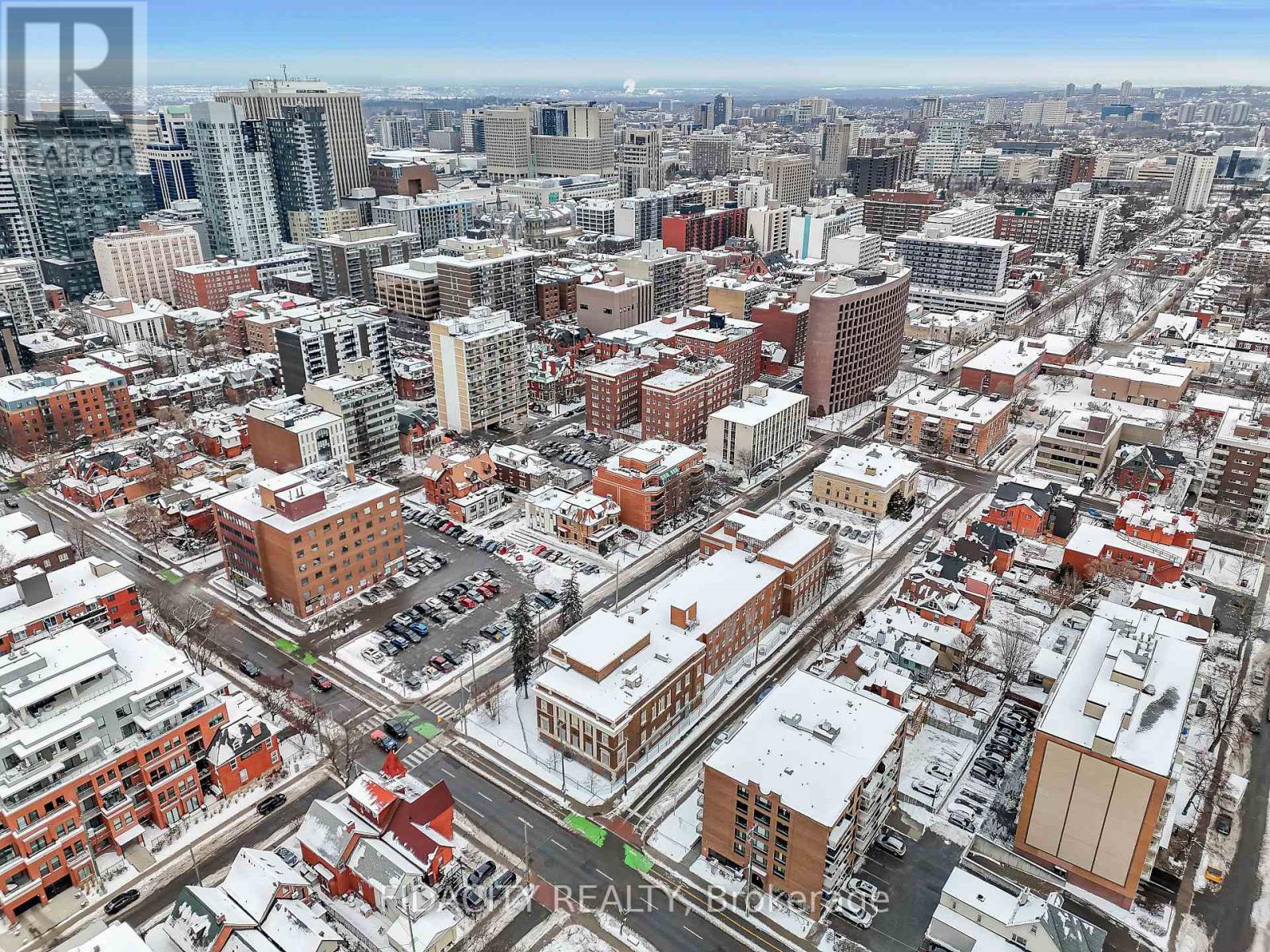 330 Gilmour Street, Ottawa, Ontario  K2P 2P6 - Photo 4 - X12731588