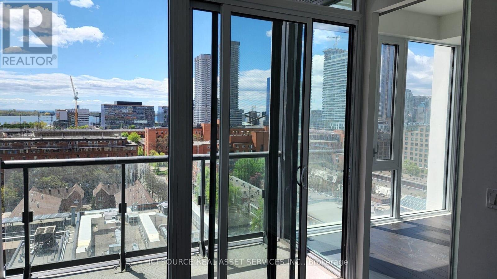 1001 - 158 Front Street E, Toronto, Ontario  M5A 0K9 - Photo 3 - C12731560