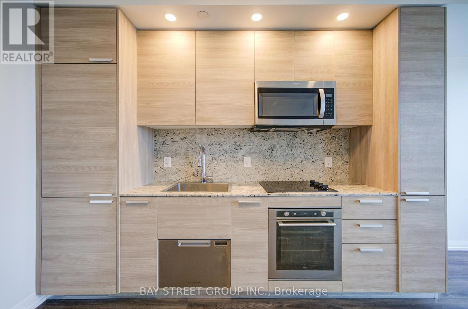 1509 - 75 Canterbury Place, Toronto, Ontario  M2N 0L2 - Photo 5 - C12731562