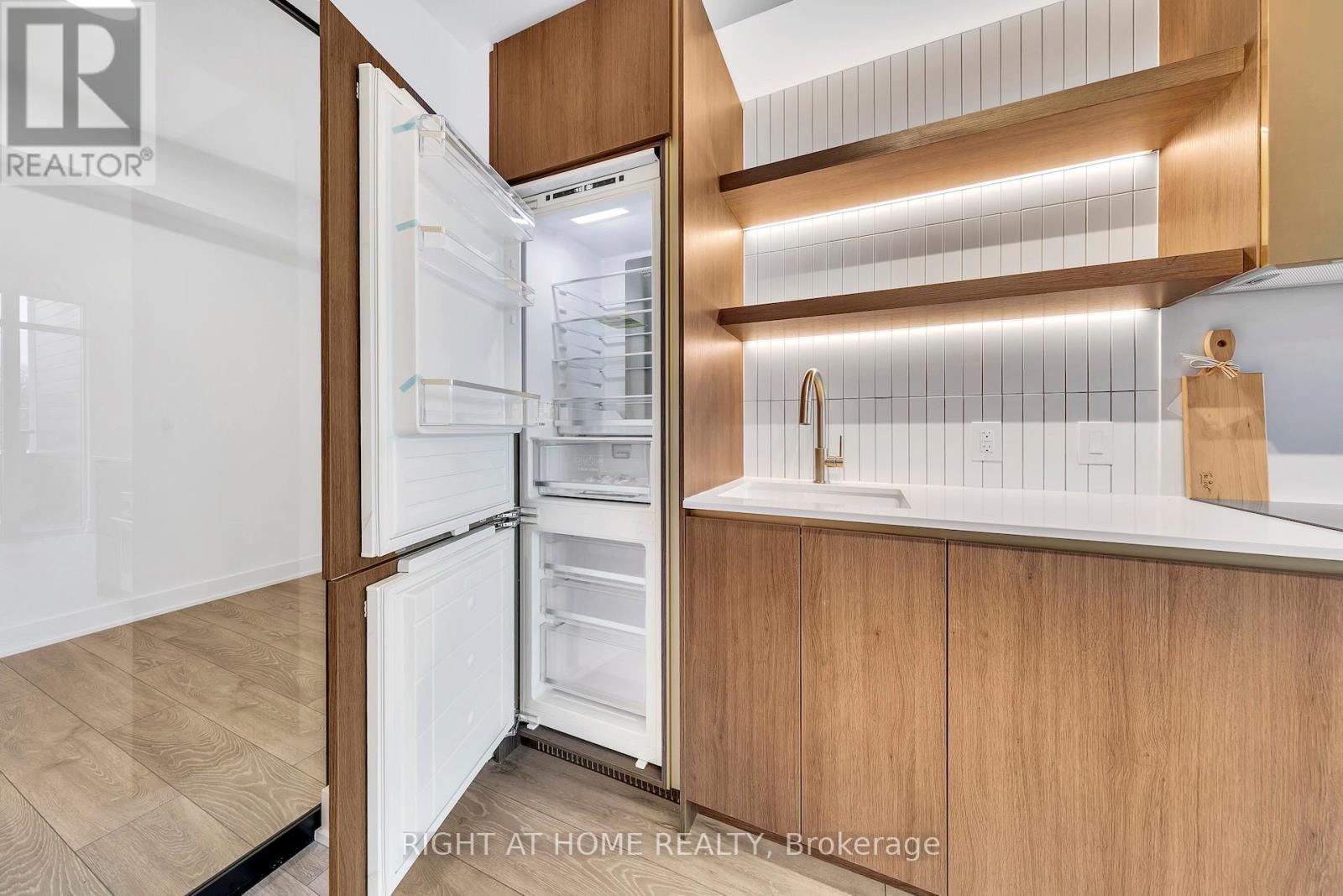 403 - 1285 Queen Street E, Toronto, Ontario  M4L 1C2 - Photo 13 - E12731556